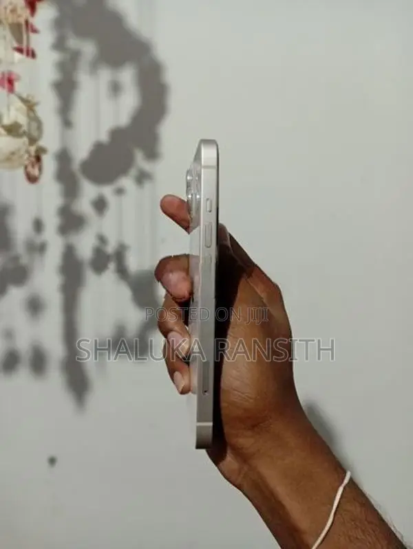 Apple iPhone 13 (Used)