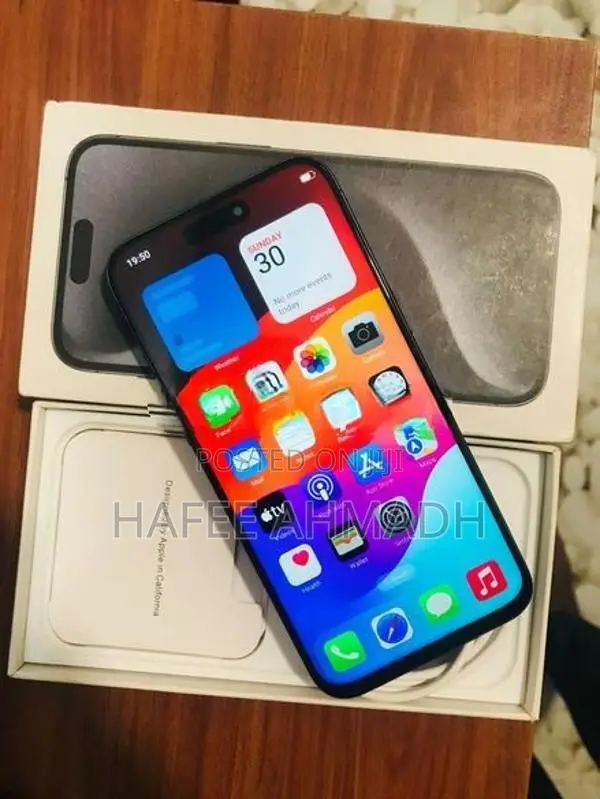 Apple iPhone 15 Pro Max 256GB (Used)