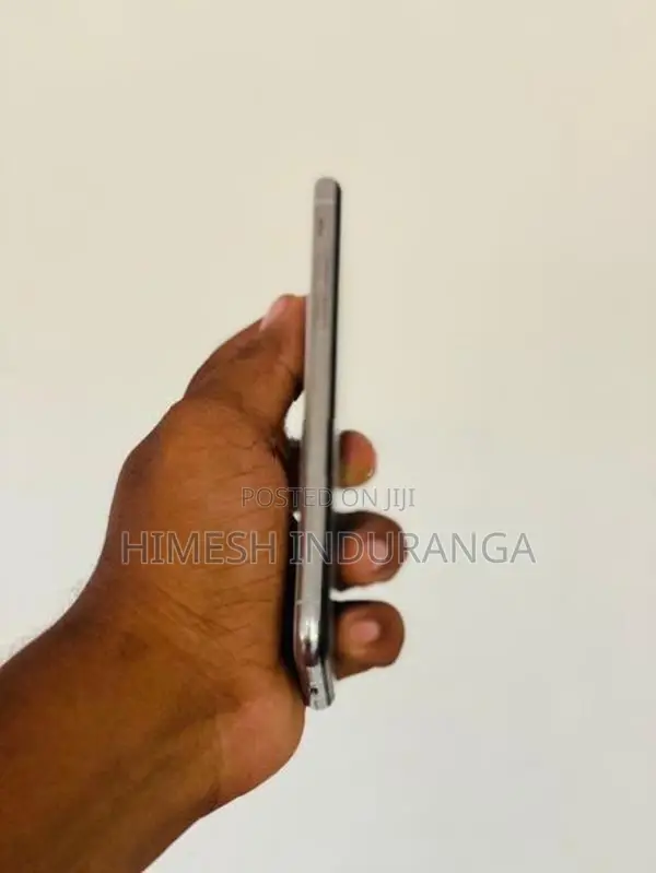 Apple iPhone X 64GB (Used)