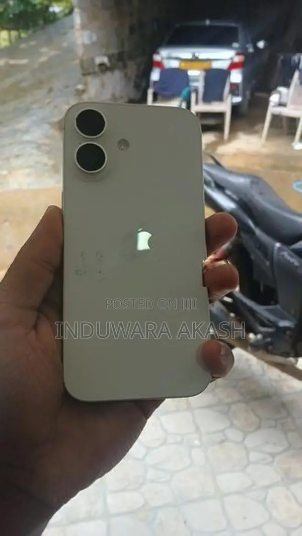 Apple iPhone 16 (Used)