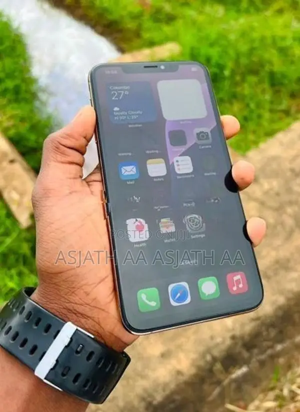 Apple iPhone XS Max (Used)