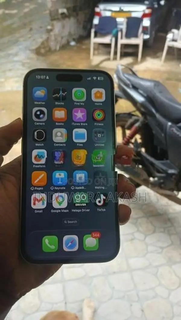 Apple iPhone 16 (Used)