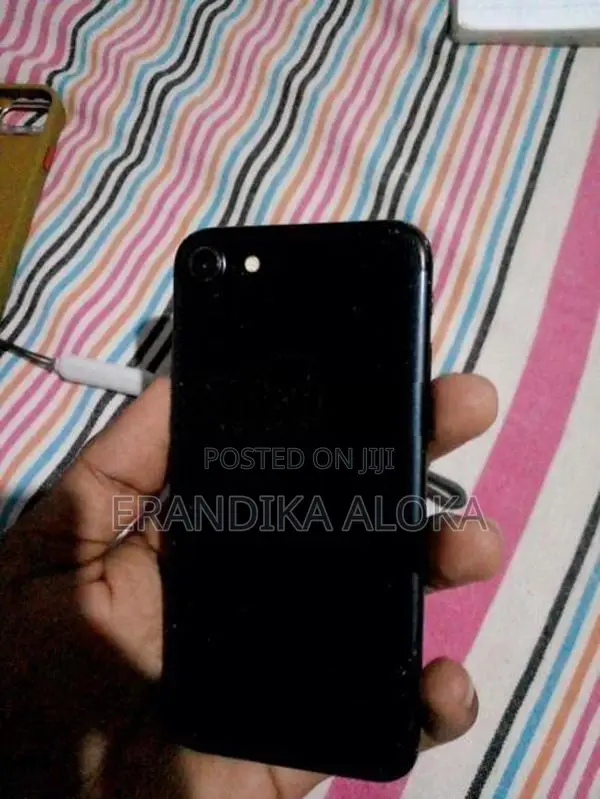 Apple iPhone 7 (Used)