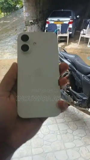 Apple iPhone 16 (Used)