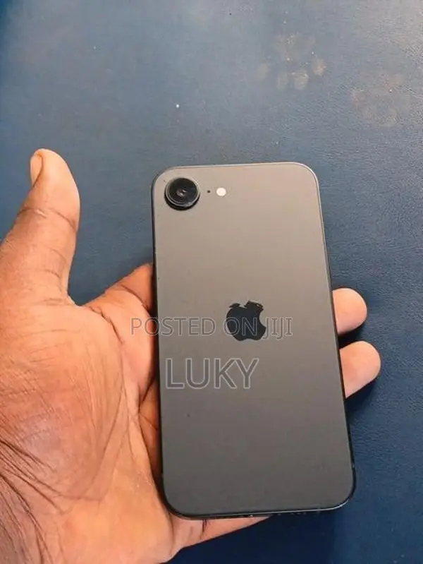Apple iPhone 16e (Used)