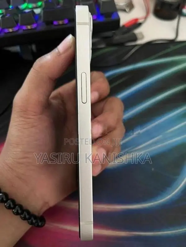 Apple iPhone 13 (Used)