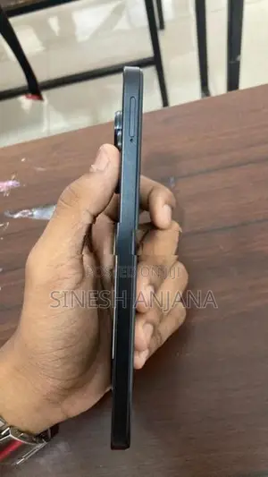 Realme V13 (Used)