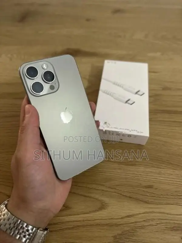 Apple iPhone 15 Pro Max 256 GB (Used)