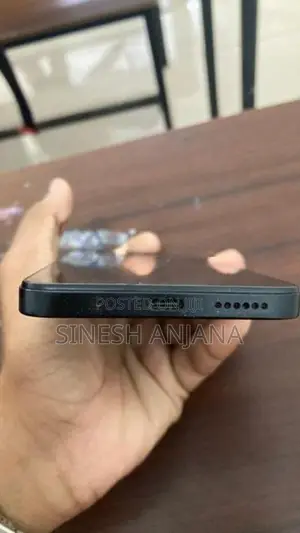 Realme V13 (Used)