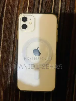 Apple iPhone 11 (Used)