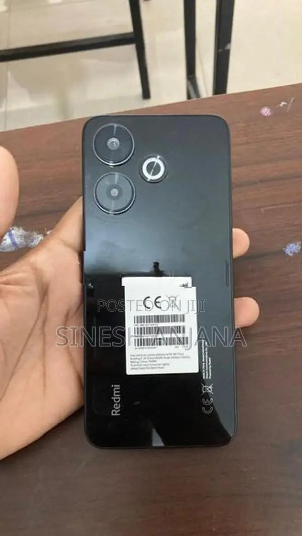 Realme V13 (Used)
