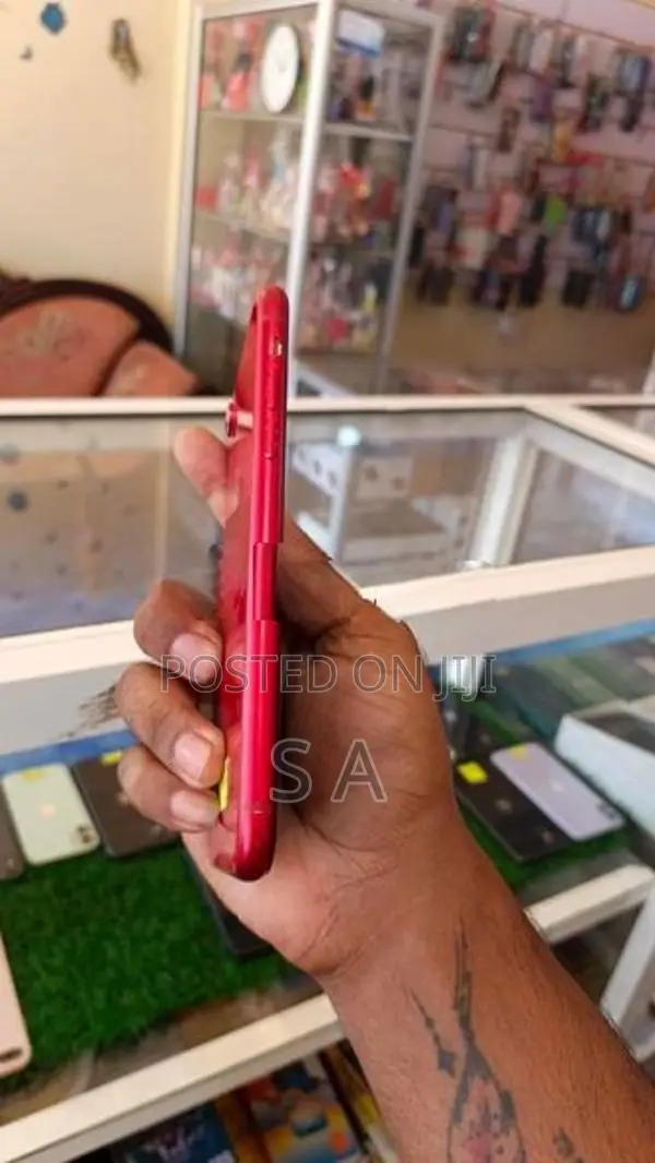 Apple iPhone XR 128gb (Used)