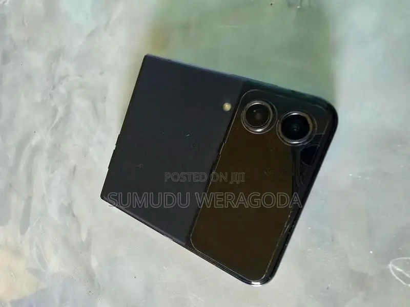 Samsung Z Flip 4 (Used)
