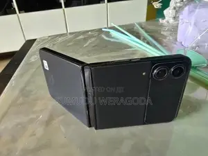 Samsung Z Flip 4 (Used)