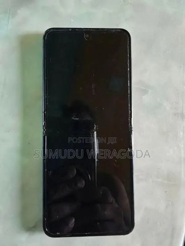 Samsung Z Flip 4 (Used)