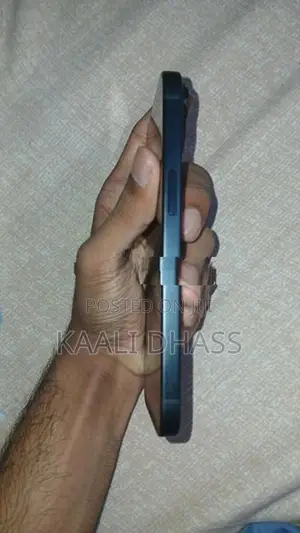 Apple iPhone 15 Black (Used)