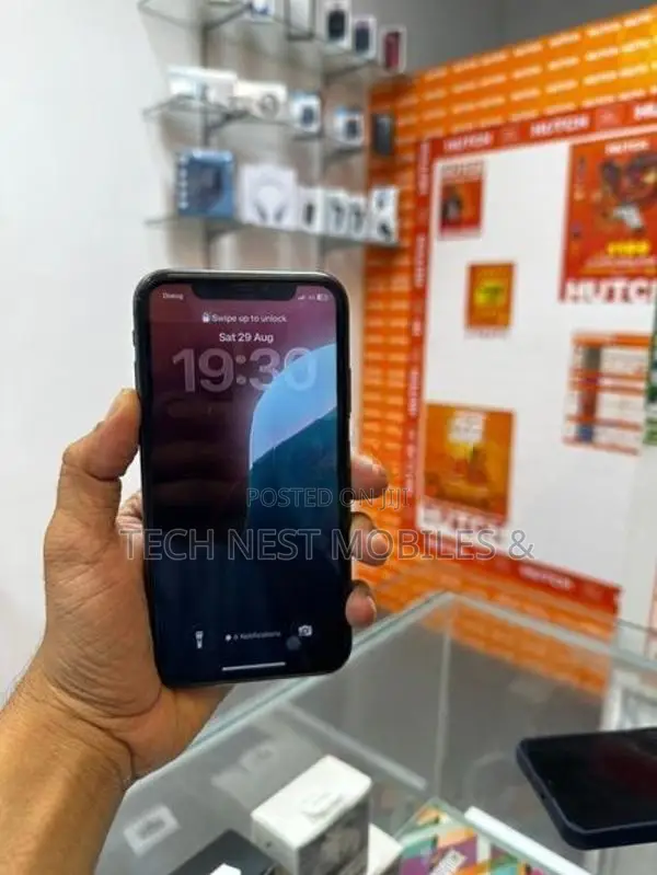 Apple iPhone 11 (Used)