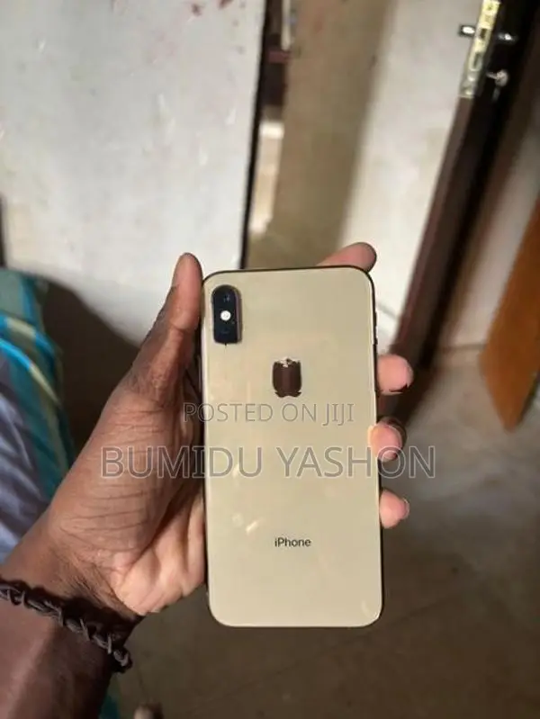 Apple iPhone XS (Used)
