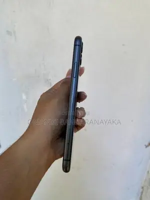Apple iPhone 11 (Used)