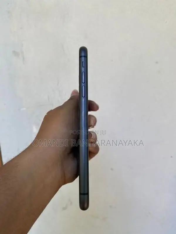 Apple iPhone 11 (Used)