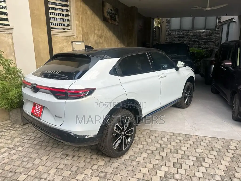 Honda Vezel Z PLAY MOON ROOF 2026 SUV Brand New