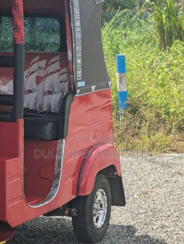 Bajaj RE 2 Stroke 2006 Three Wheel (Used)