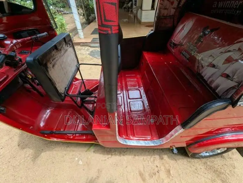 Bajaj RE 2 Stroke 2006 Three Wheel (Used)