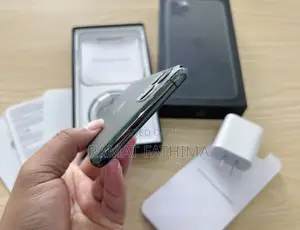 New Apple iPhone 11 Pro Max 256 GB Green