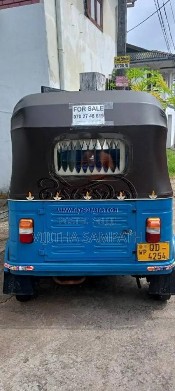 Bajaj RE 2 Stroke 2005 Three Wheel (Used)