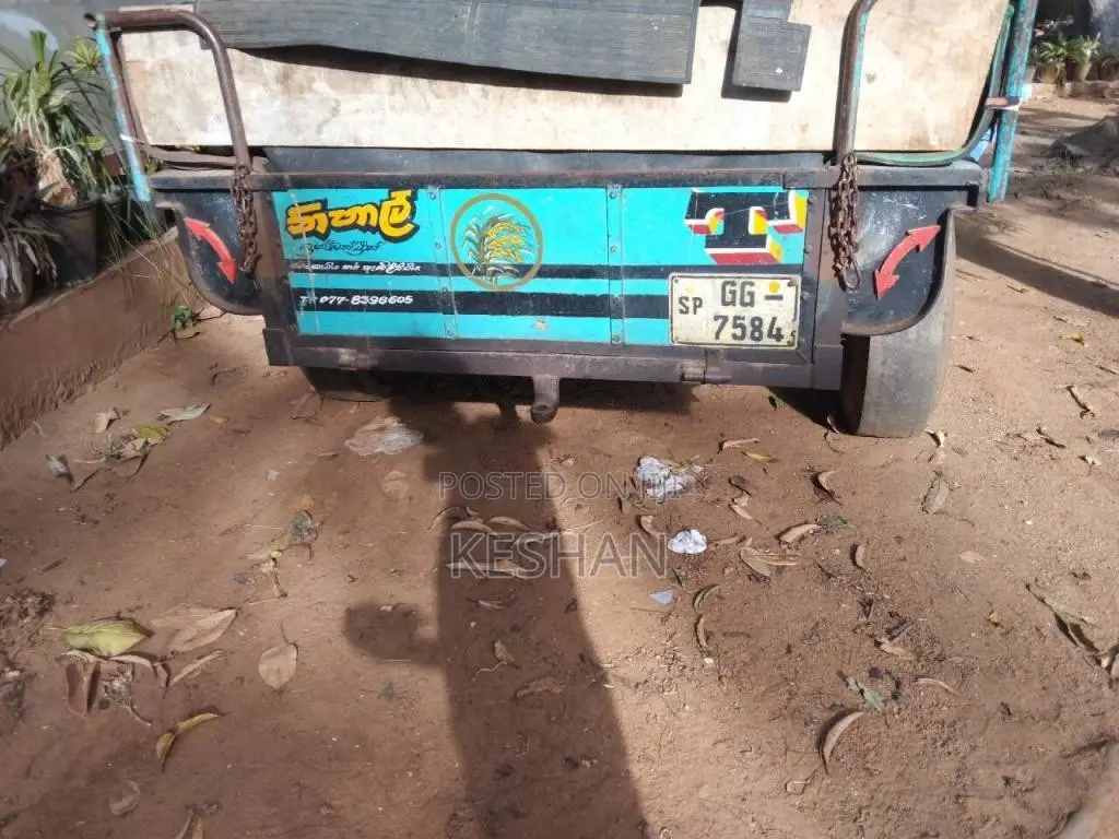 Kubota K700 1992 Tractor (Used)