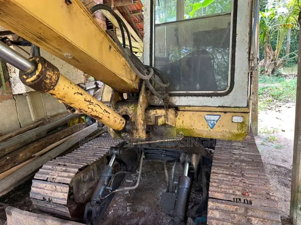Komatsu PC40 2010 Heavy-Duty (Used)