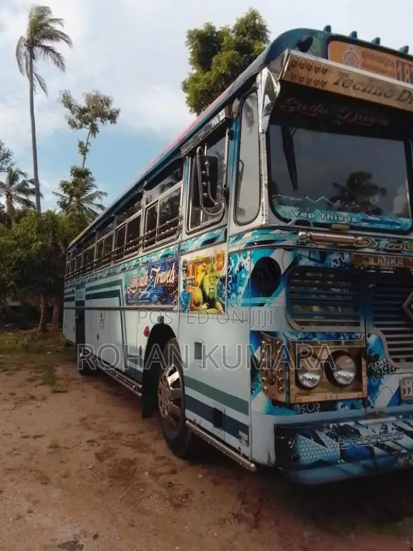 Ashok-Leyland Hino Power 2006 Bus (Used)