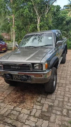Toyota Hilux 1994 Pickup (Used)