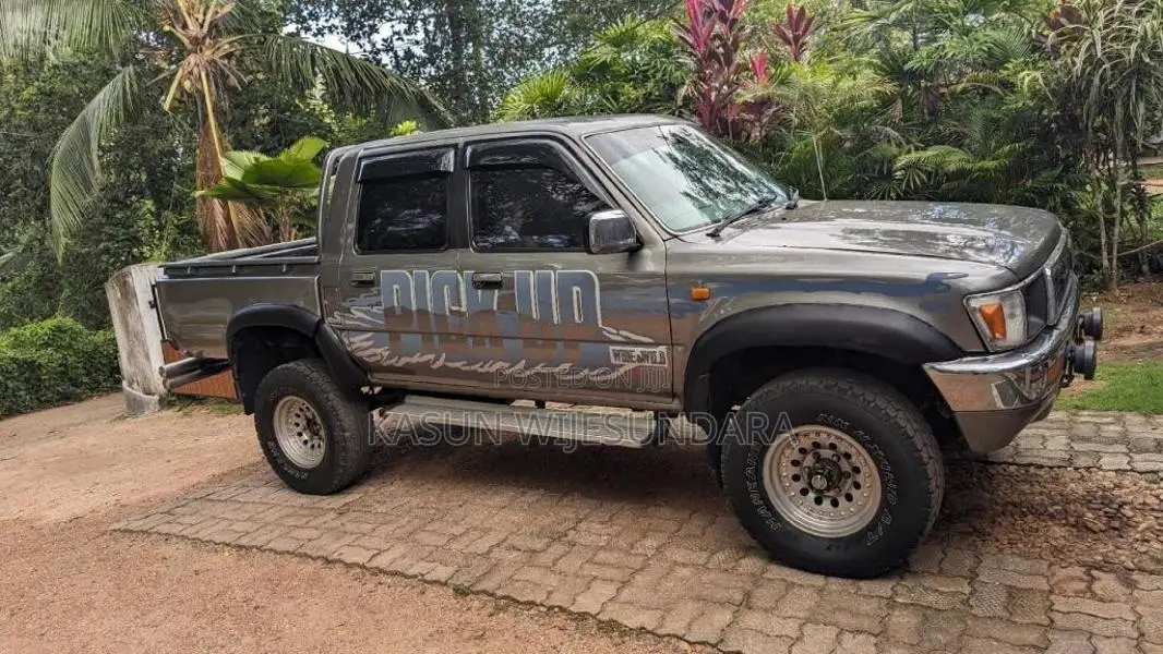 Toyota Hilux 1994 Pickup (Used)