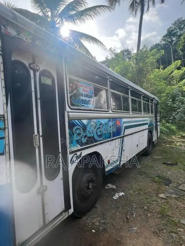 Ashok-Leyland Viking 2010 Bus (Used)