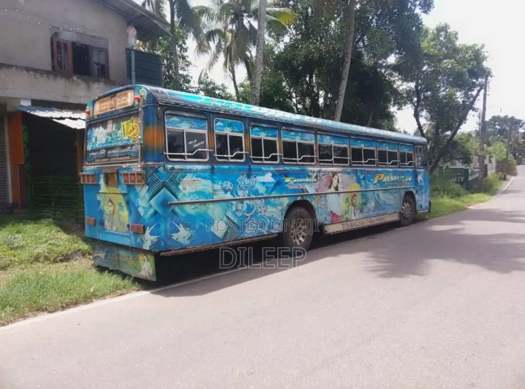 Ashok-Leyland Viking 2010 Bus (Used)