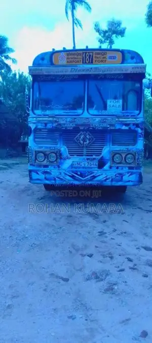Ashok-Leyland Hino Power 2006 Bus (Used)