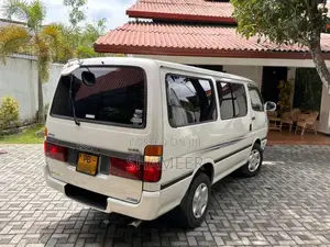 Toyota DOlPHIN HIACE RZH 102 2003 Van (Used)