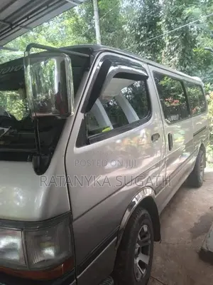 Toyota Dolphin 113 1993 Van (Used)