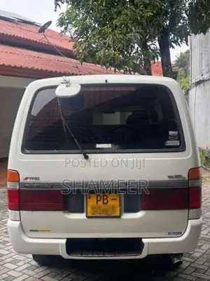 Toyota DOlPHIN HIACE RZH 102 2003 Van (Used)
