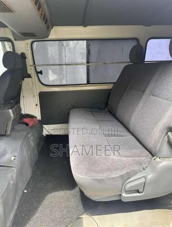 Toyota DOlPHIN HIACE RZH 102 2003 Van (Used)