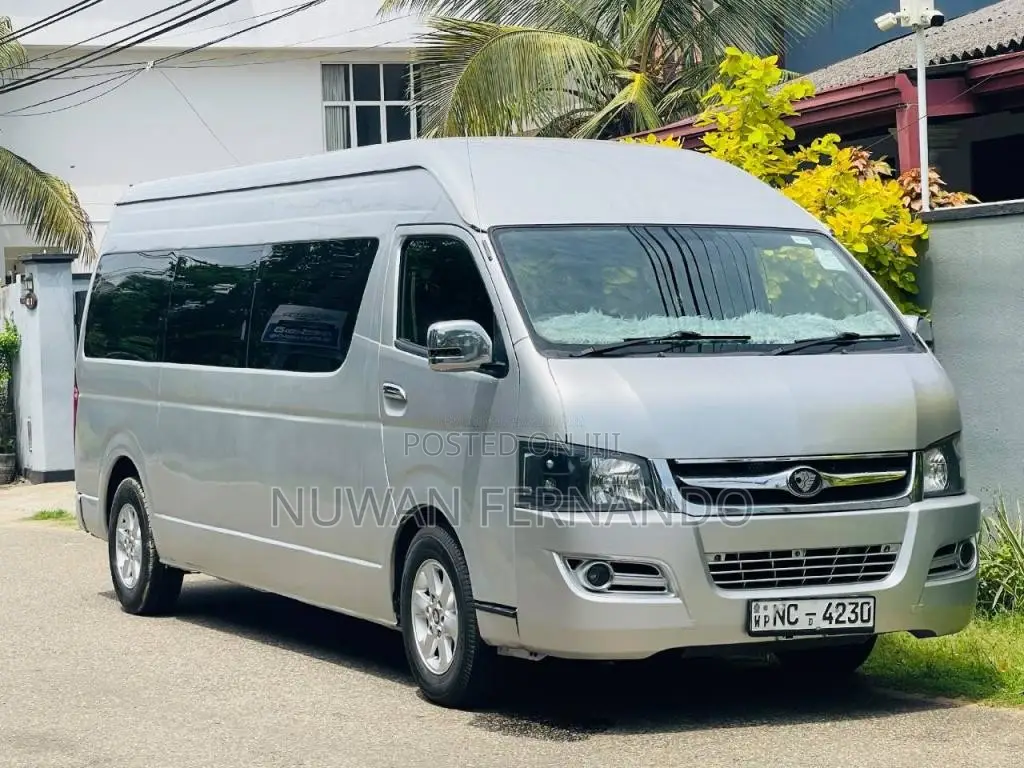 Micro Tour Joylong 2015 Van (Used)
