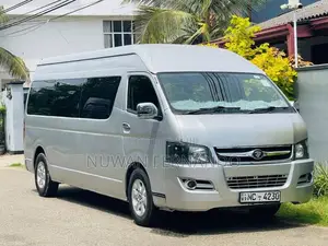 Micro Tour Joylong 2015 Van (Used)