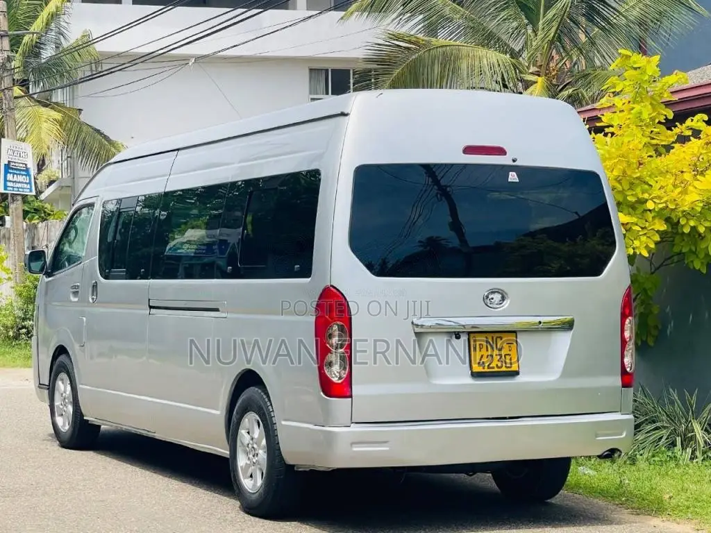Micro Tour Joylong 2015 Van (Used)
