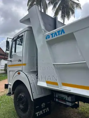 Tata 1615 2011 Lorry (Used)