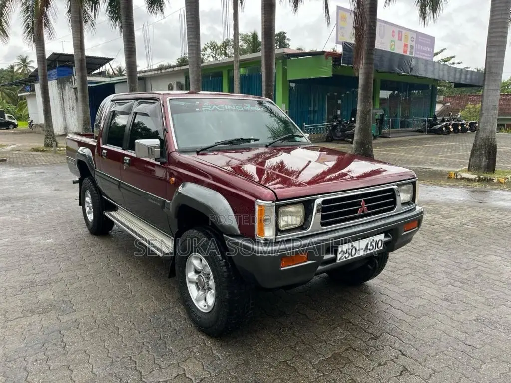 Mitsubishi Strada 1992 Pickup (Used)