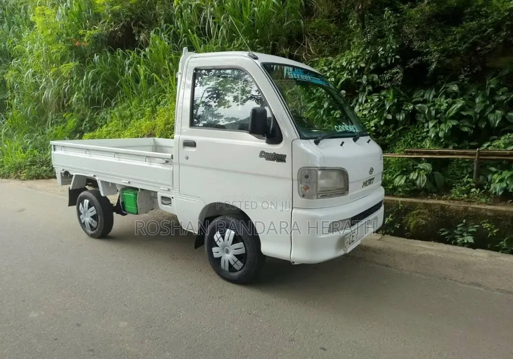 Daihatsu Hijet 2002 Lorry (Used)