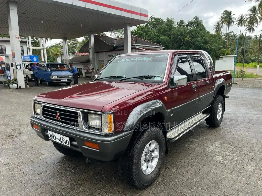 Mitsubishi Strada 1992 Pickup (Used)