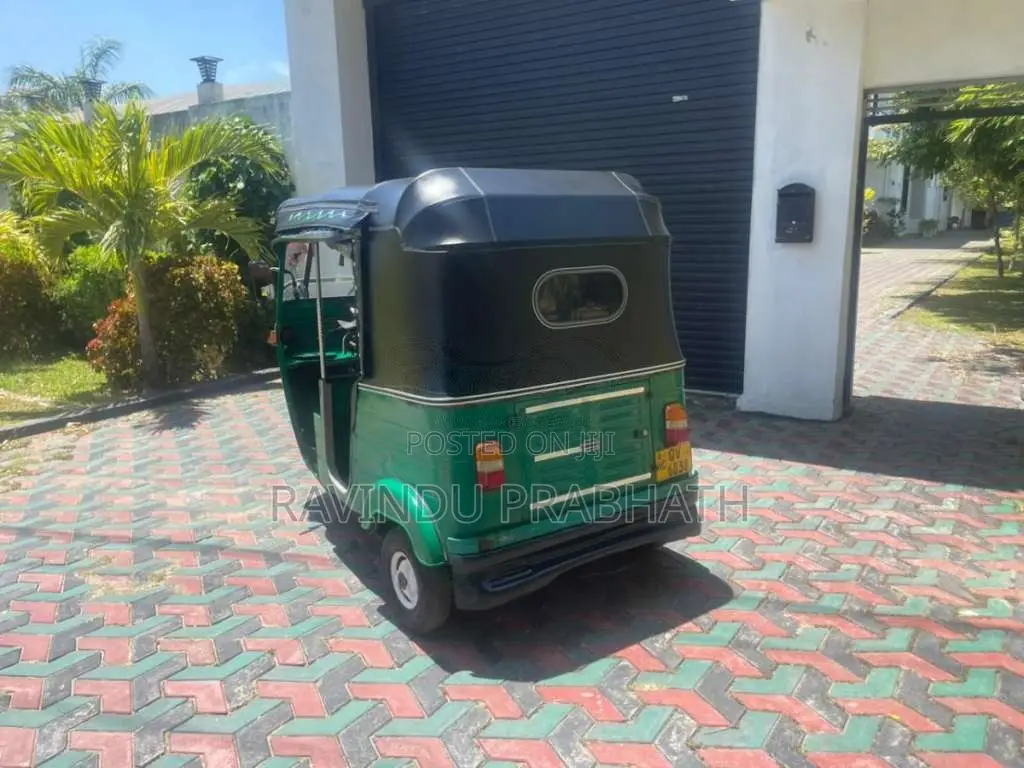 Bajaj RE 2 Stroke 2009 Three Wheel (Used)