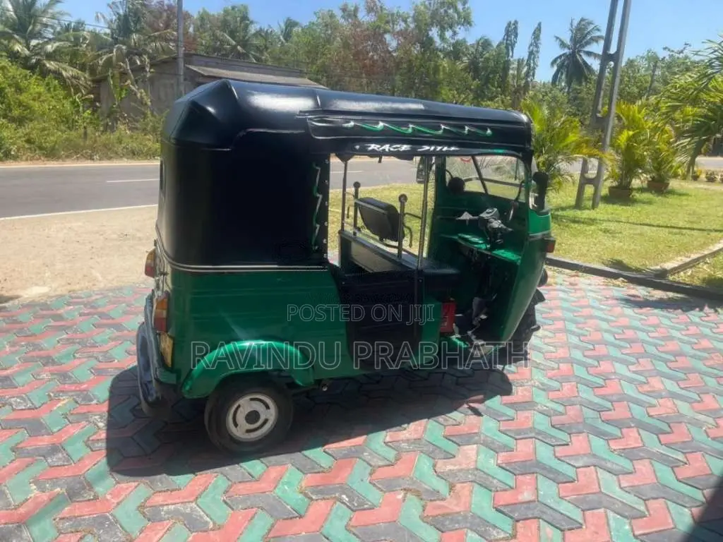 Bajaj RE 2 Stroke 2009 Three Wheel (Used)